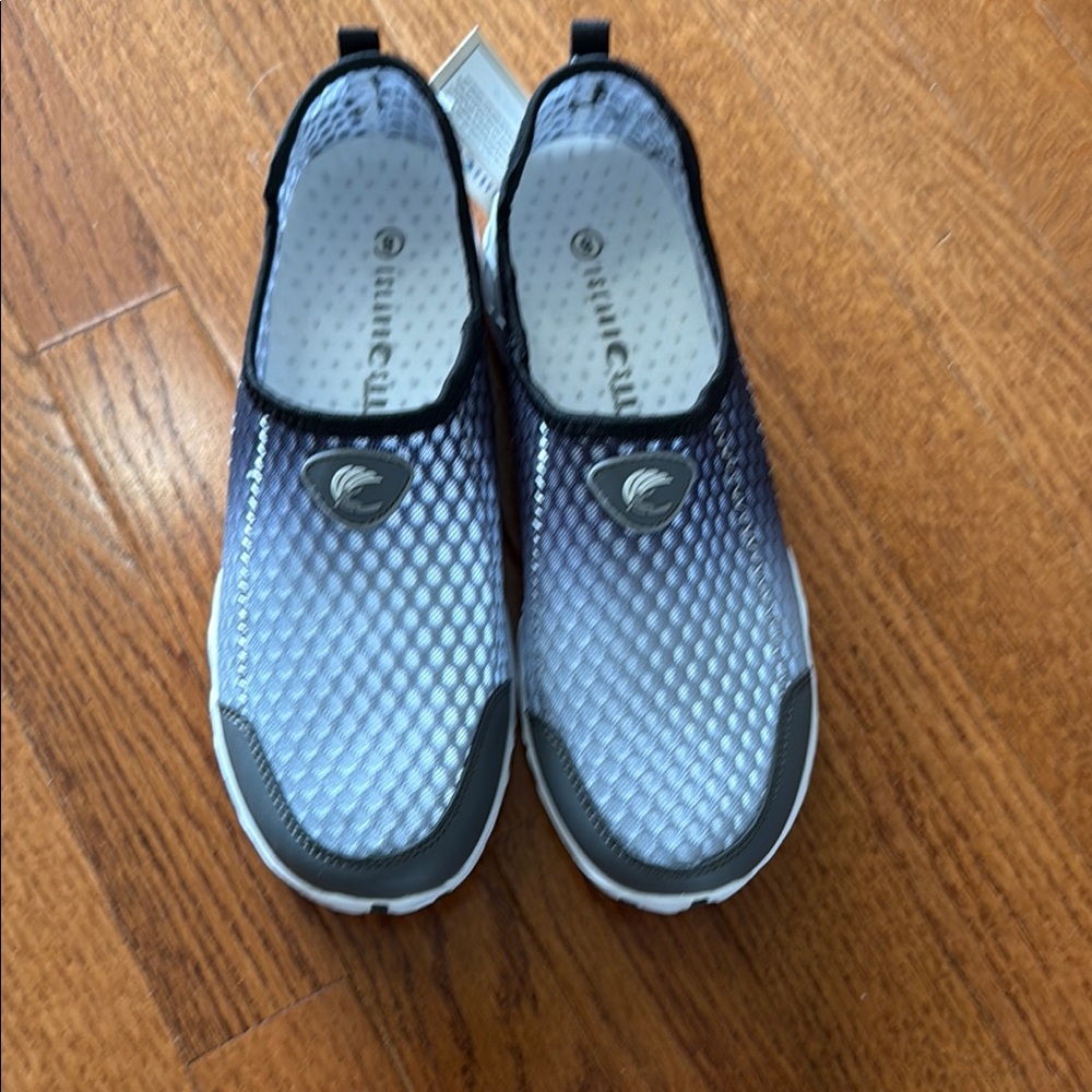 Women’s Black and Gray Mesh Shoes